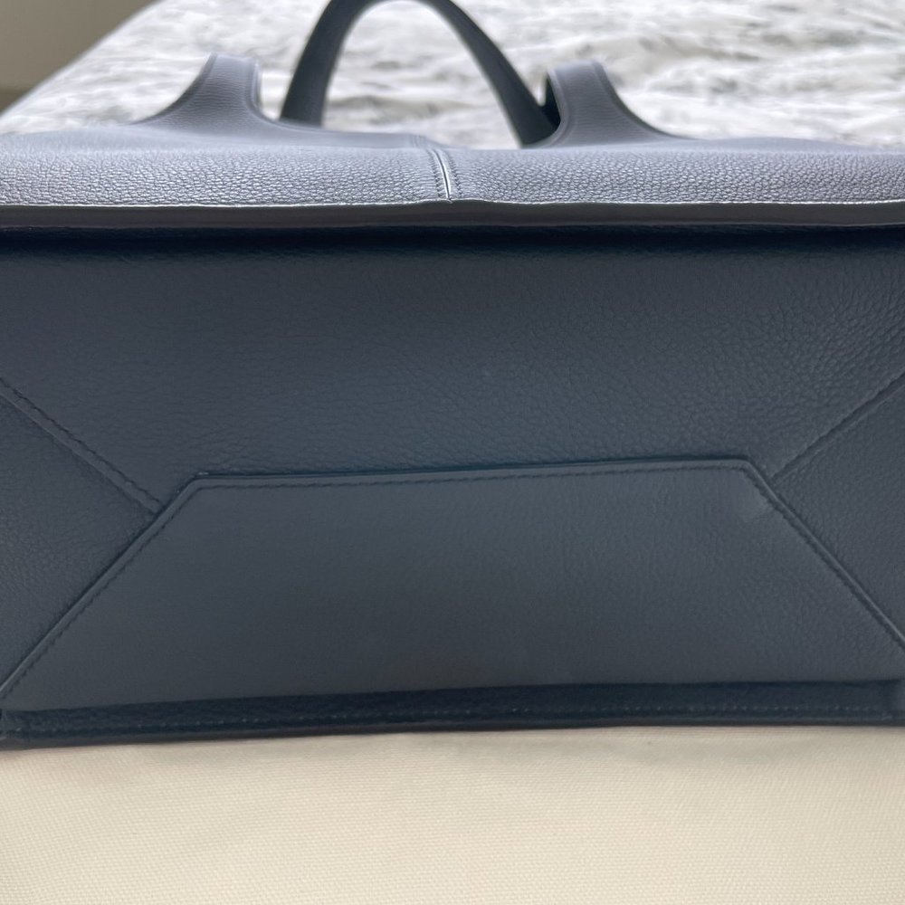 LIKE NEW Celine Trifold Deep Ocean/blue color - Picture 8 of 11